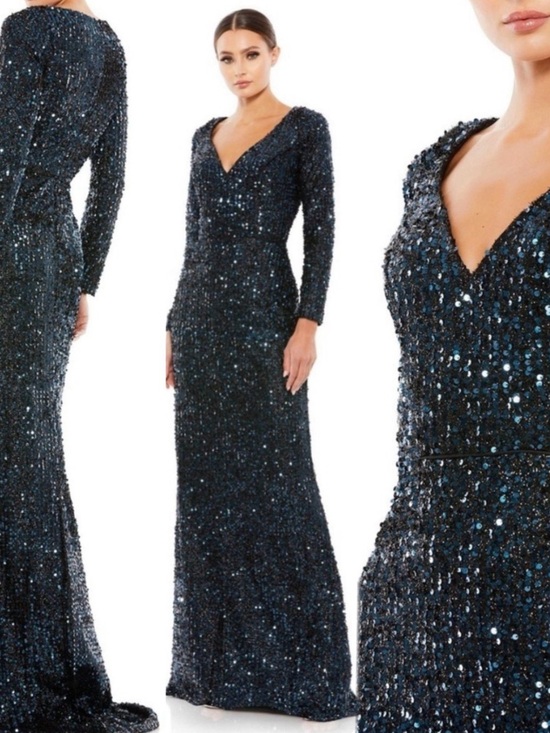 Mac Duggal Dresses & Skirts - Mac Duggal Elegant Navy Sequin Gown v neck long sleeves size 6 NWT